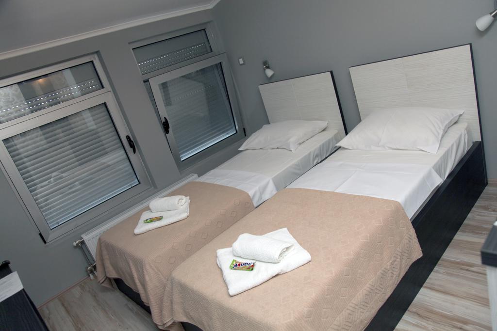 Silver House Hostel Čačak Rom bilde